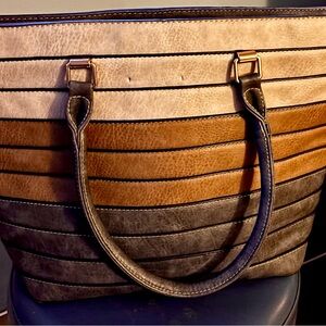 Elegant Striped Leather Shoulder Bag